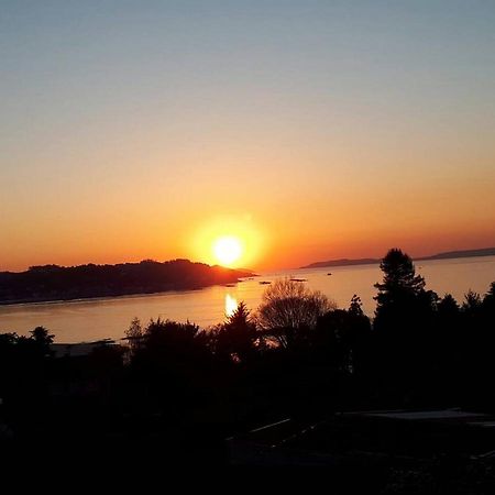 Apartamento Con Terraza Y Vistas Al Mar Lägenhet Bueu Exteriör bild