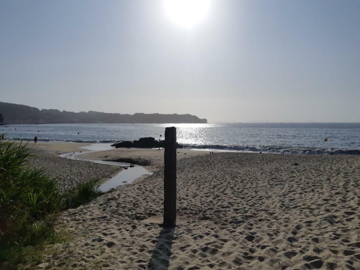 Apartamento Con Terraza Y Vistas Al Mar Lägenhet Bueu Exteriör bild