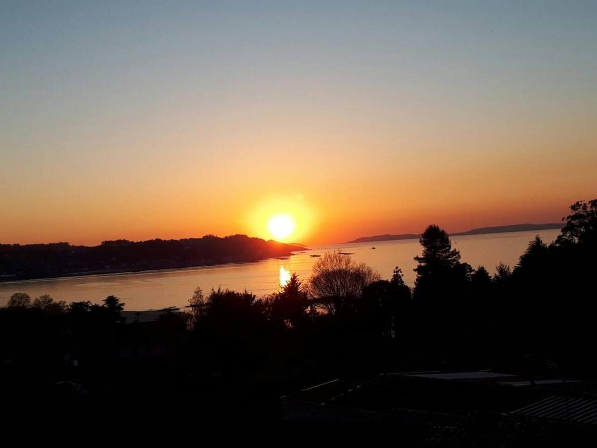 Apartamento Con Terraza Y Vistas Al Mar Lägenhet Bueu Exteriör bild