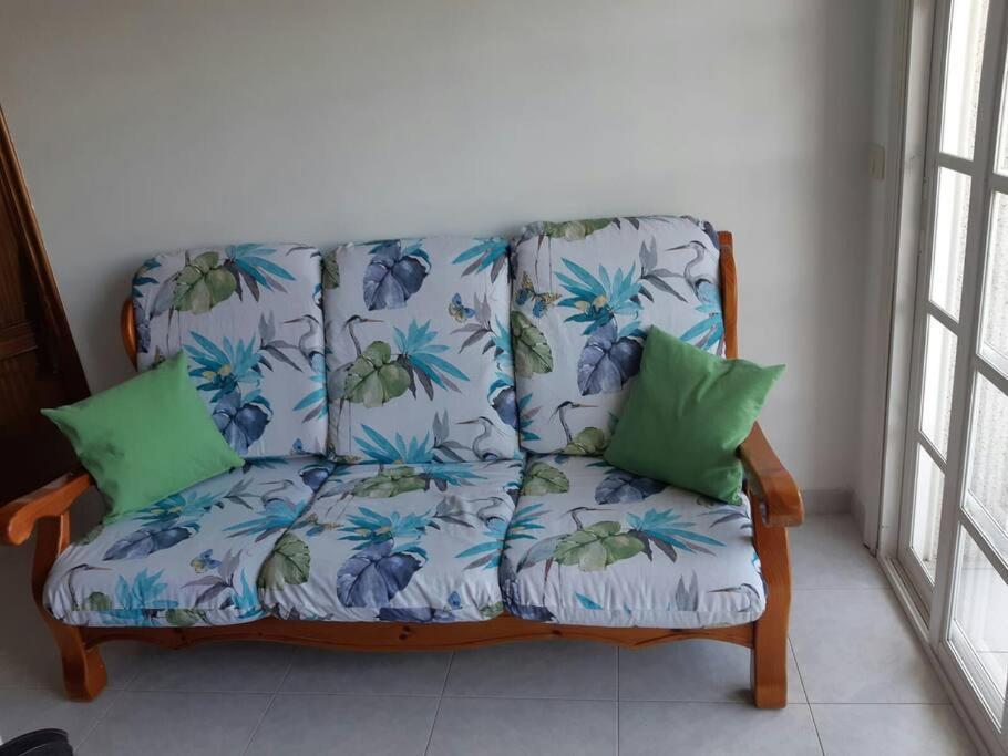Apartamento Con Terraza Y Vistas Al Mar Lägenhet Bueu Exteriör bild
